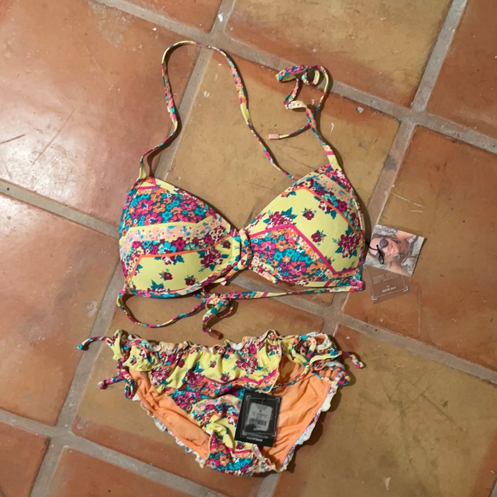 Selfie bathing suit size medium